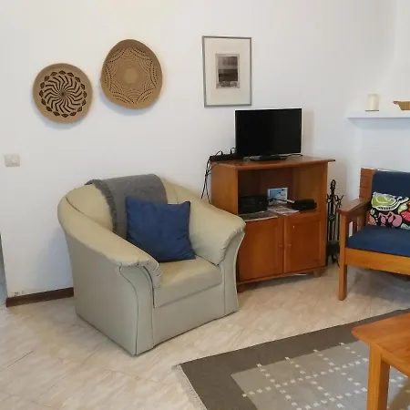 Montes De - 1bdr - 5 Min From The