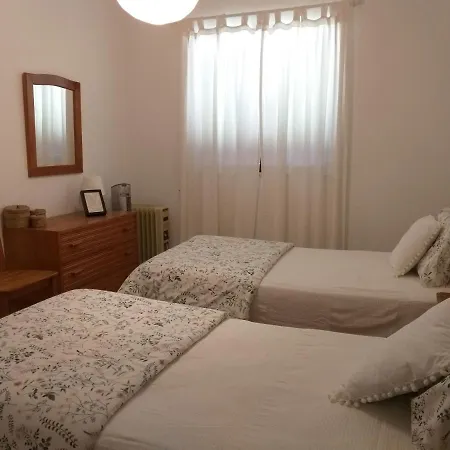Montes De - 1bdr - 5 Min From The *