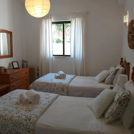Montes De - 1bdr - 5 Min From The