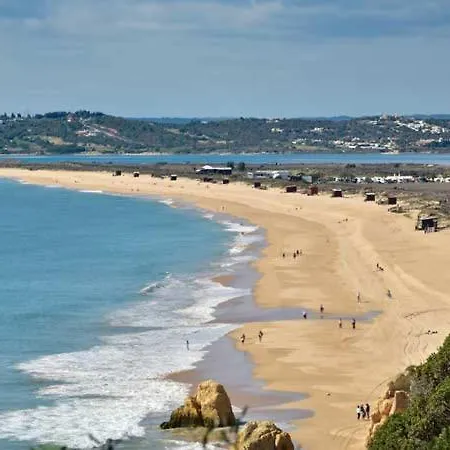 Hébergement de vacances Montes De - 1bdr - 5 Min From The *