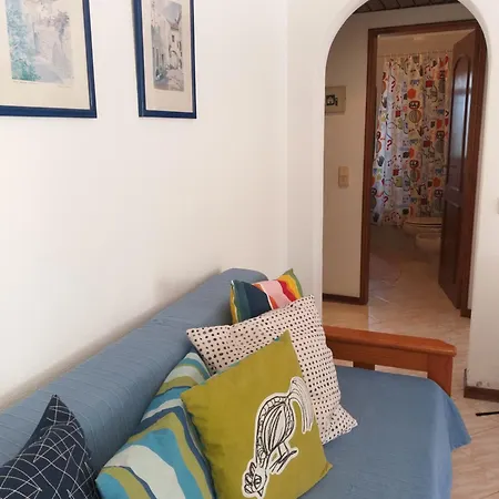 Montes De - 1bdr - 5 Min From The