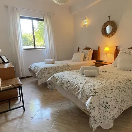 Montes De - 1bdr - 5 Min From The בית נופש